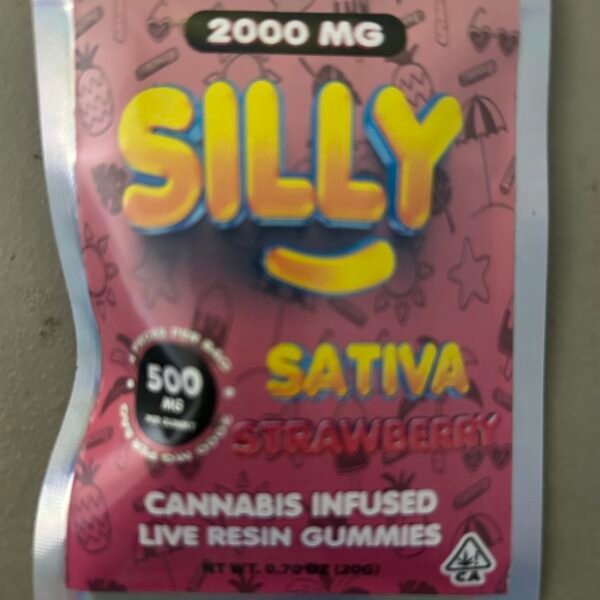 STRAWBERRY 2000MG - 4 SQUARES 500MG EACH $17.98 BY SILLY (SUPER STRONG!)